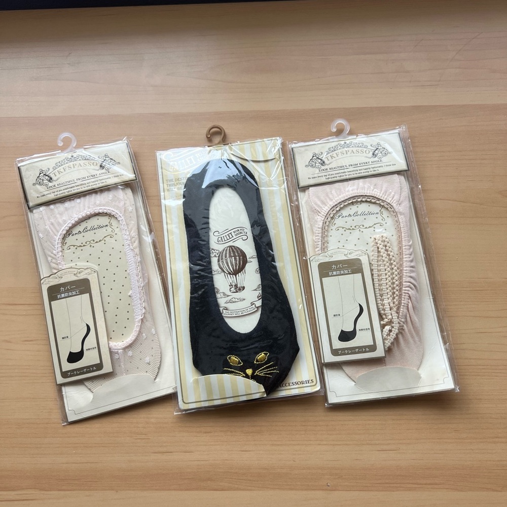 Chic Lace and Cat no shown Socks Trio